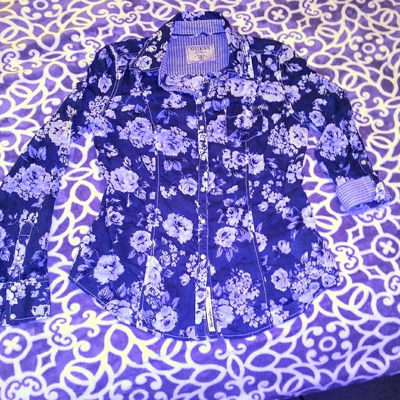 GUESS Blue Floral Print Button Down Shirt - Picture 1 of 5